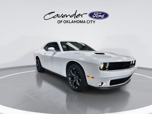 Used 2020 Dodge Challenger SXT w/ Blacktop Package image 2