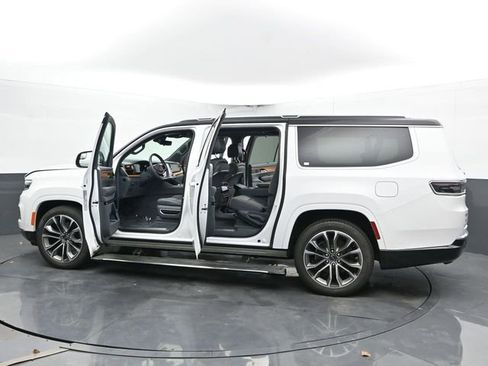 Used 2024 Jeep Grand Wagoneer L Series III image 60