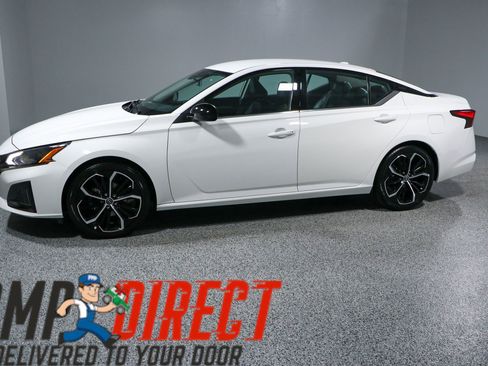 Used 2024 Nissan Altima 2.5 SR image 10