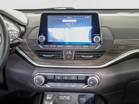 Used 2023 Nissan Altima 2.5 SV image 14