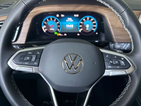 New 2026 Volkswagen Atlas SE FWD image 24