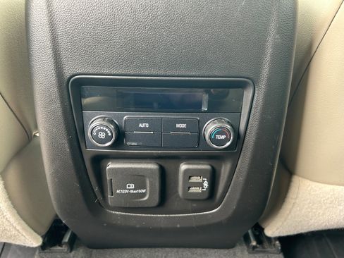 Used 2019 Buick Enclave Essence FWD image 30
