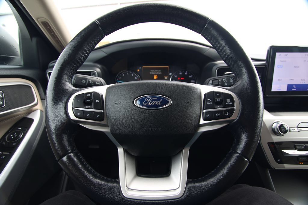 Used 2022 Ford Explorer XLT w/ Equipment Group 202A AWD/4WD image 18