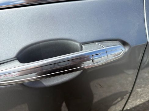 Used 2025 Cadillac XT6 Premium Luxury image 11