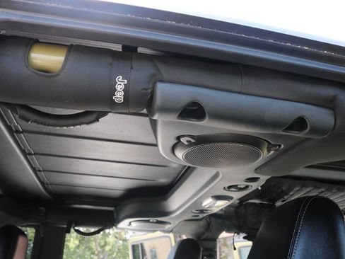 Used 2013 Jeep Wrangler Unlimited Rubicon AWD/4WD image 25