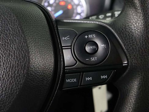 Used 2022 Toyota RAV4 LE image 32