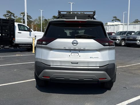 Used 2021 Nissan Rogue SL w/ Premium Package image 14