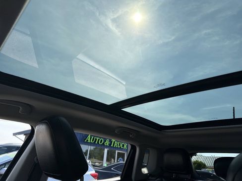 Used 2018 Jeep Compass Trailhawk w/ Leather Interior Group AWD/4WD image 27