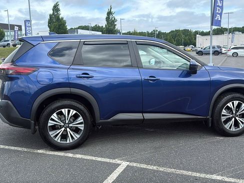 Used 2022 Nissan Rogue SV FWD image 4