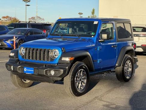 Used 2025 Jeep Wrangler Sport image 4