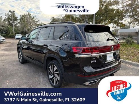 Used 2025 Volkswagen Atlas SE image 4