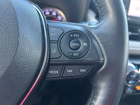 Used 2021 Toyota RAV4 XLE Premium AWD/4WD image 21