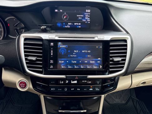 Used 2017 Honda Accord EX-L image 16