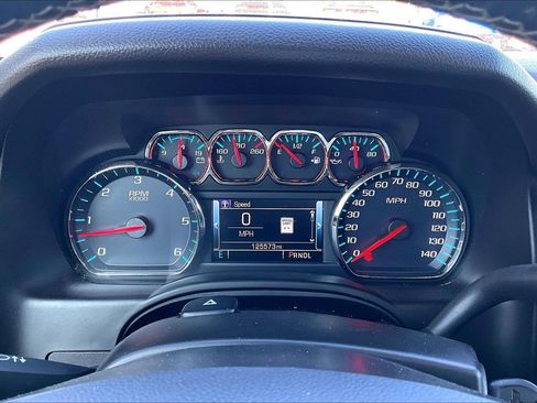Used 2019 Chevrolet Suburban LT AWD/4WD image 13