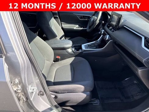Used 2021 Toyota RAV4 LE AWD/4WD image 9