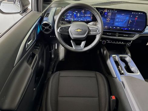 New 2025 Chevrolet Equinox EV LT image 15