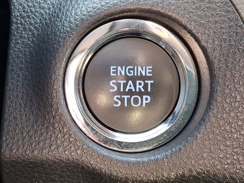 Used 2020 Toyota RAV4 XLE Premium AWD/4WD image 24