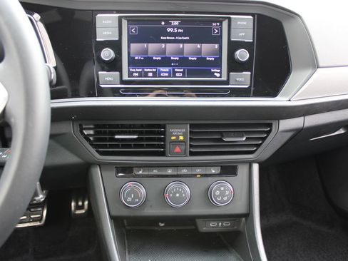 Certified 2024 Volkswagen Jetta Sport image 14