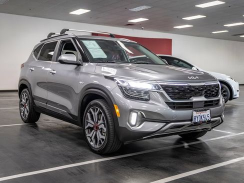 Used 2022 Kia Seltos SX w/ Sunroof Package AWD/4WD image 9
