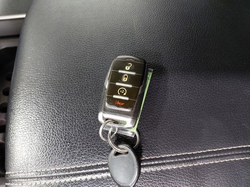 Used 2019 RAM 1500 Big Horn AWD/4WD image 11