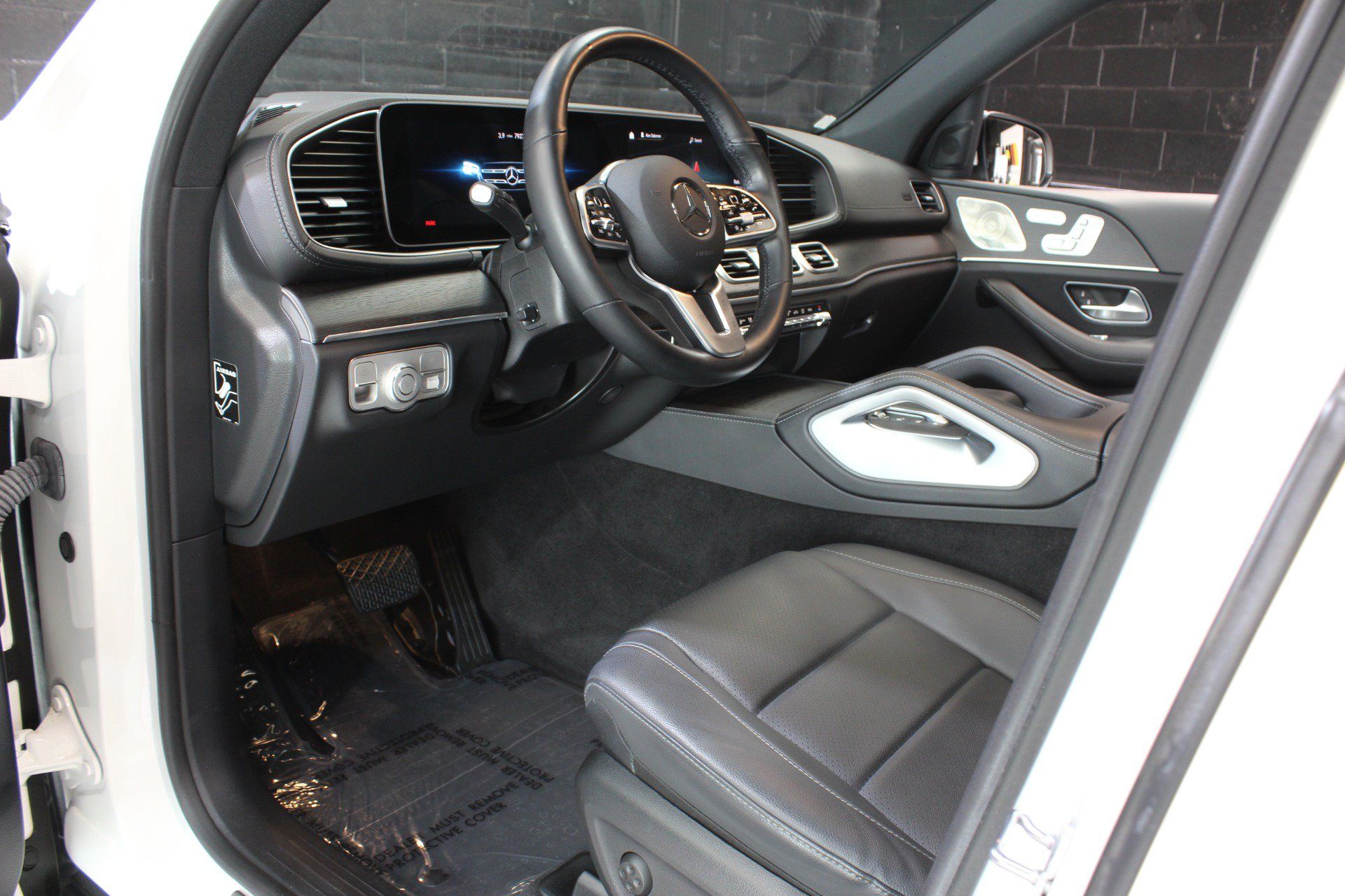 Used 2023 Mercedes-Benz GLS 450 4MATIC image 34