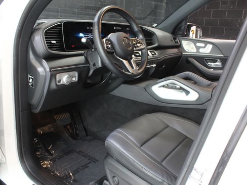 Used 2023 Mercedes-Benz GLS 450 4MATIC image 34