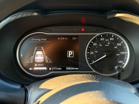 Used 2023 Nissan Versa SV image 30