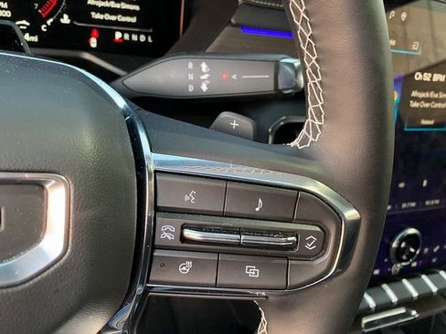 Used 2025 GMC Acadia Denali w/ Super Cruise Package image 29