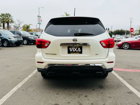Used 2017 Nissan Pathfinder SL image 6