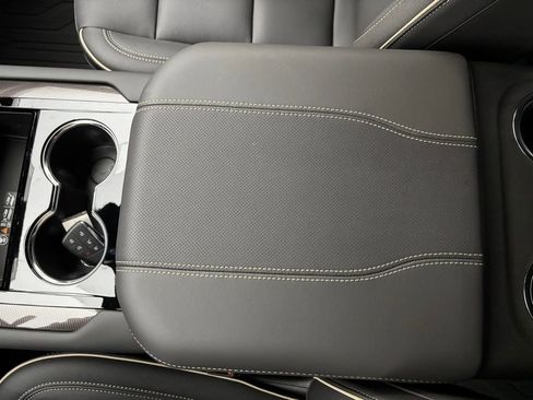 New 2026 GMC Yukon XL Elevation w/ LPO, Elevation Black Package image 32