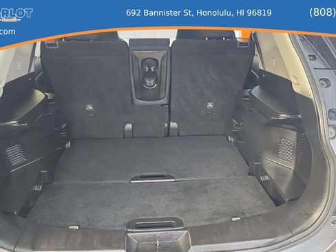 Used 2018 Nissan Rogue SV FWD image 14