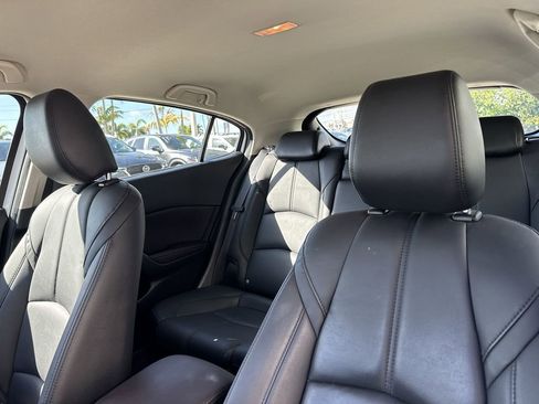 Used 2018 MAZDA MAZDA3 Touring image 42