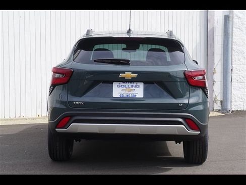 New 2026 Chevrolet Trax LT w/ LT Convenience Package FWD image 23
