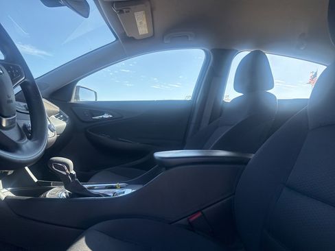 Used 2025 Chevrolet Malibu LT image 37