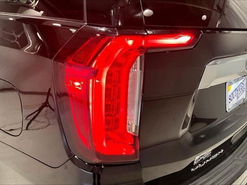 Used 2023 GMC Yukon XL Denali RWD image 23