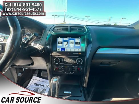 Used 2017 Ford Explorer XLT w/ Equipment Group 202A AWD/4WD image 16