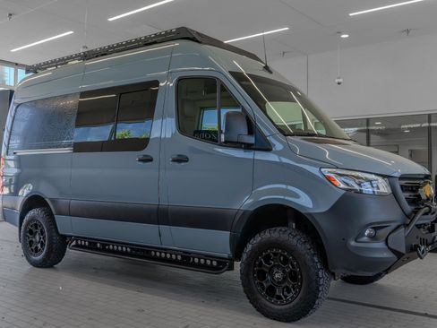Used 2023 Mercedes-Benz Sprinter 2500 image 12