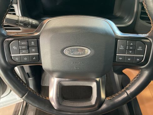 Used 2023 Ford Expedition Platinum image 21