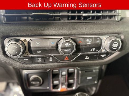 Used 2025 Jeep Wrangler Unlimited Sport AWD/4WD image 10