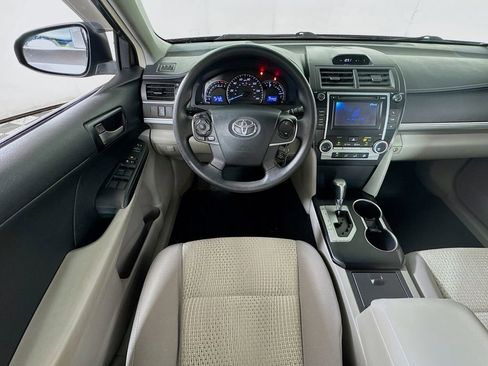 Used 2013 Toyota Camry LE image 19