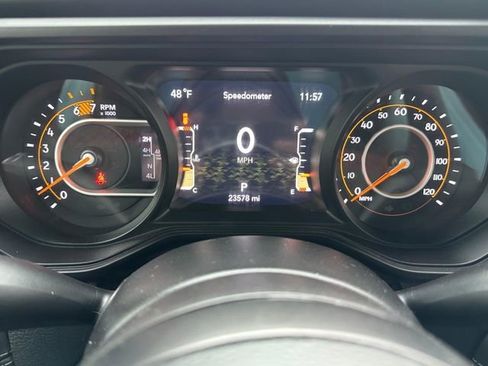 Used 2024 Jeep Wrangler Unlimited Rubicon AWD/4WD image 17