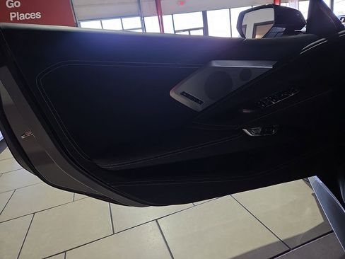 Used 2022 Chevrolet Corvette Stingray Premium Conv w/ Z51 Performance Package RWD image 16