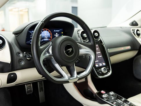 Used 2020 McLaren GT image 24