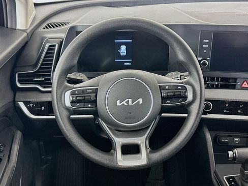 Used 2025 Kia Sportage LX AWD/4WD image 18