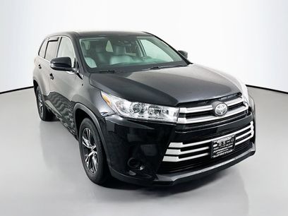 Used 2017 Toyota Highlander LE