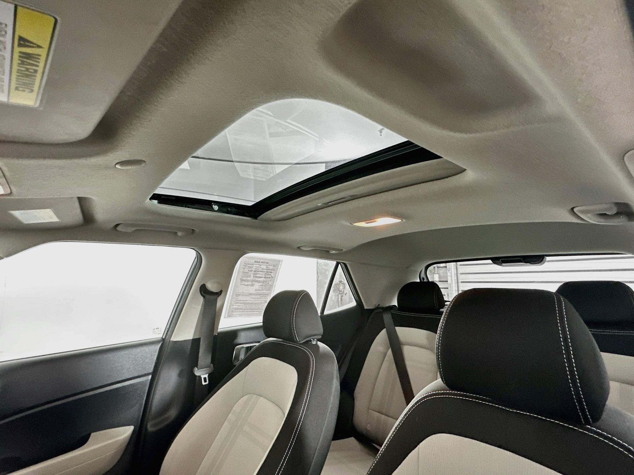 Used 2025 Hyundai Venue SEL FWD image 25