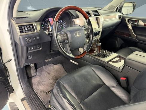 Used 2016 Lexus GX 460 Luxury AWD/4WD image 4