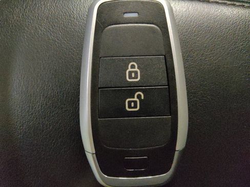Used 2021 Nissan Kicks SV FWD image 32