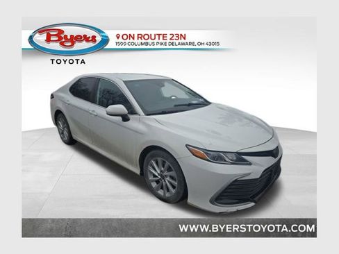 Used 2021 Toyota Camry LE image 1