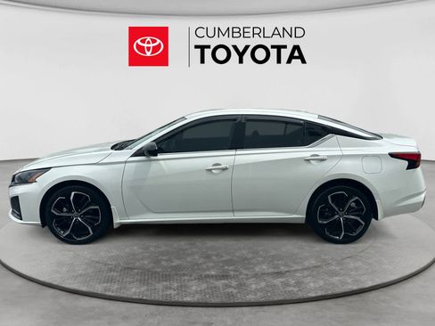 Used 2024 Nissan Altima 2.5 SR AWD/4WD image 2